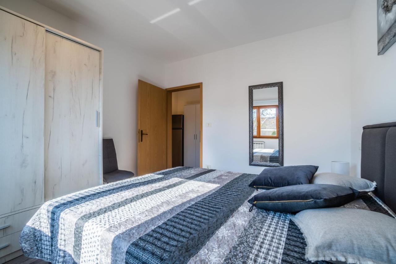 Moreri Garden Novigrad  Bagian luar foto