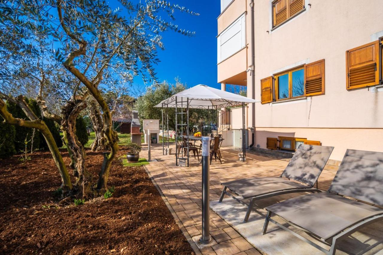 Moreri Garden Novigrad  Bagian luar foto