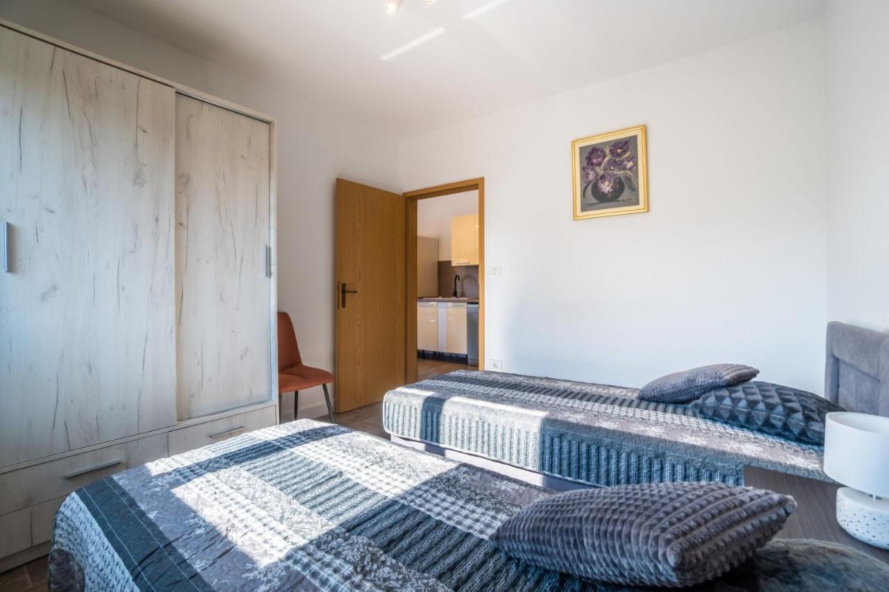 Moreri Garden Novigrad  Bagian luar foto