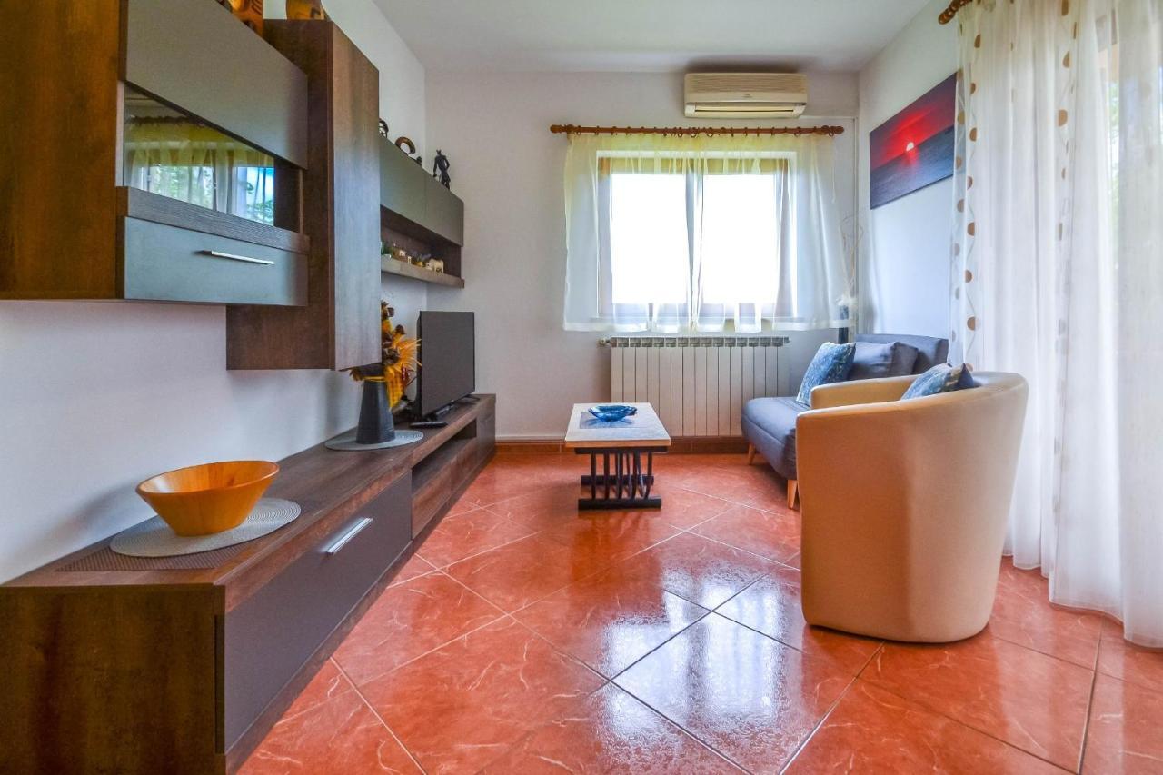 Moreri Garden Novigrad  Bagian luar foto